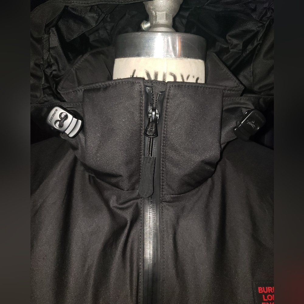 Nwt. Burberry 2 in 1 quiled vest and trench coat removable hood overcoat